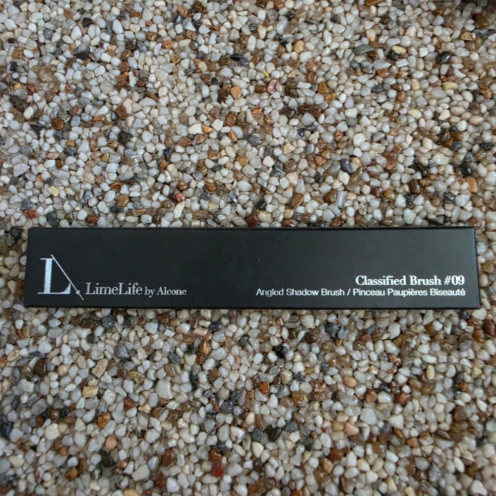 LimeLife by Alcone #09 Angled Shadow Brush and Black Eyeliner Pencil Set